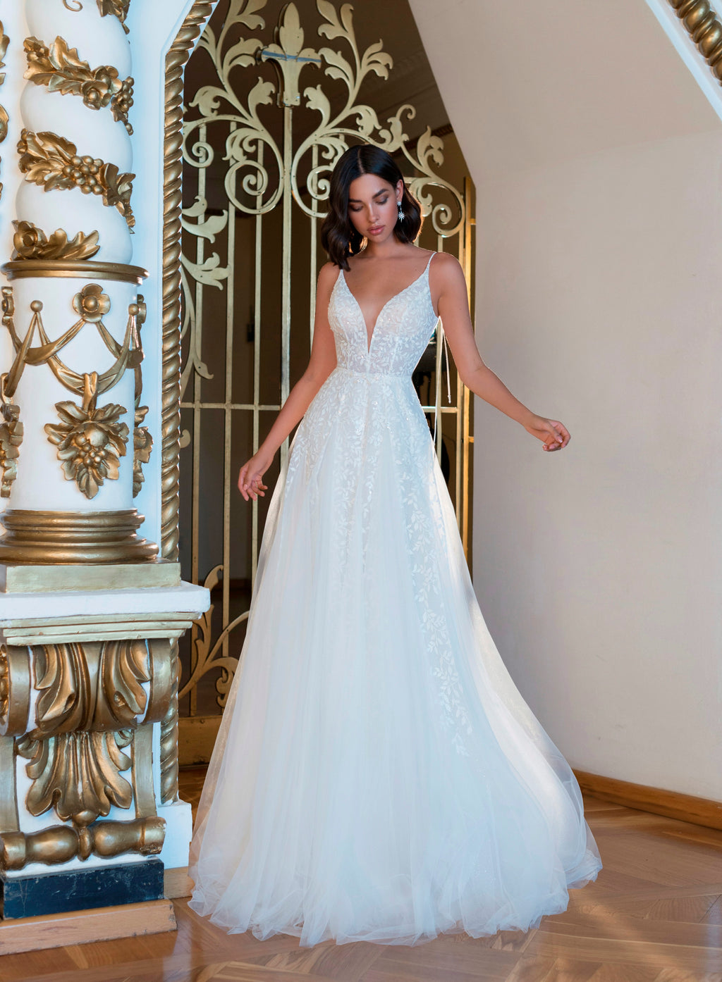Spaghetti Strap Ball Gown Wedding Dress EU32 / Pearl